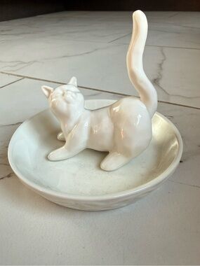 White Ceramic Cat Ring Dish Jewelry Holder